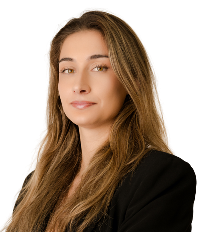 Imagen profesional de Nadja con fondo blanco